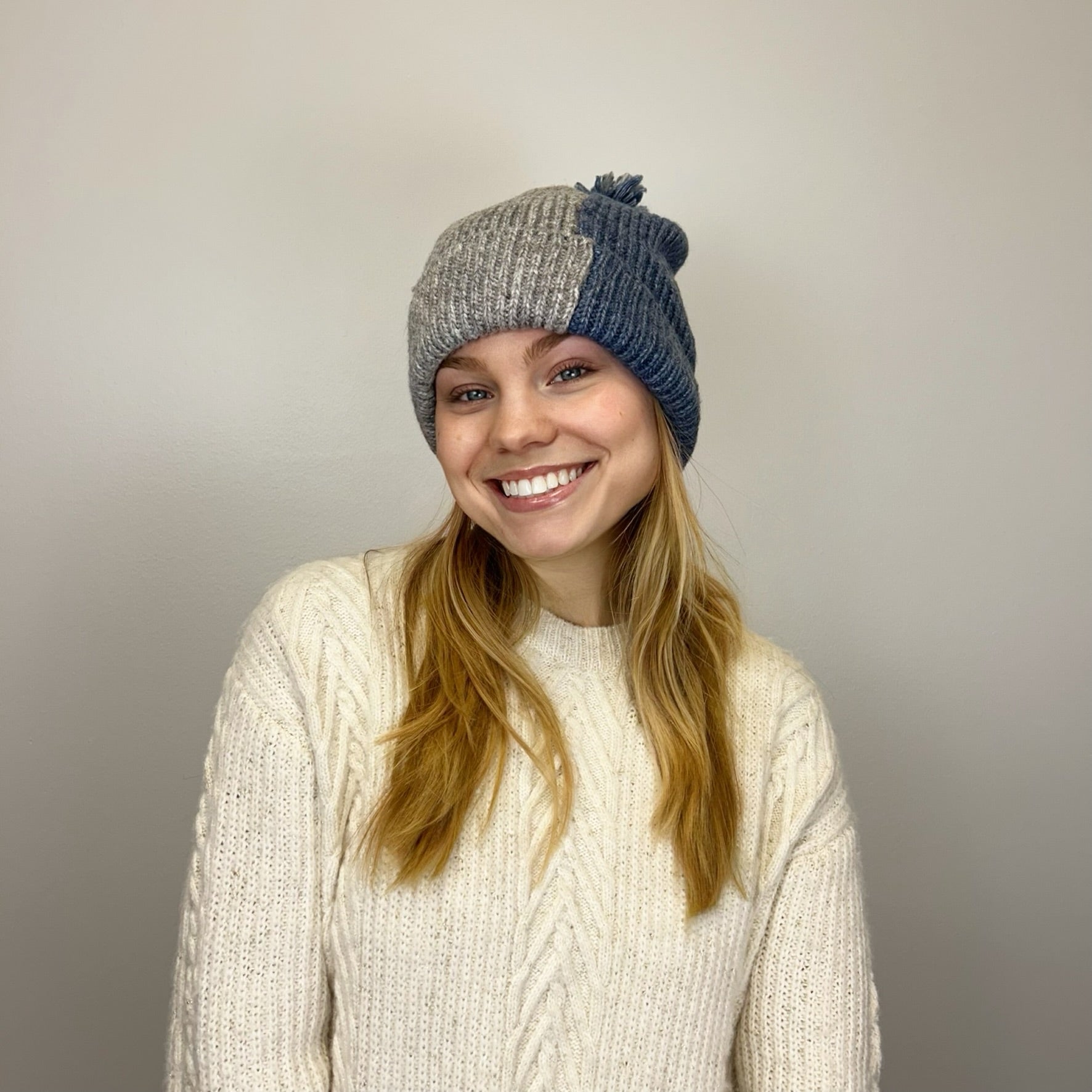 Knitted Beanie w/ Pom Pom