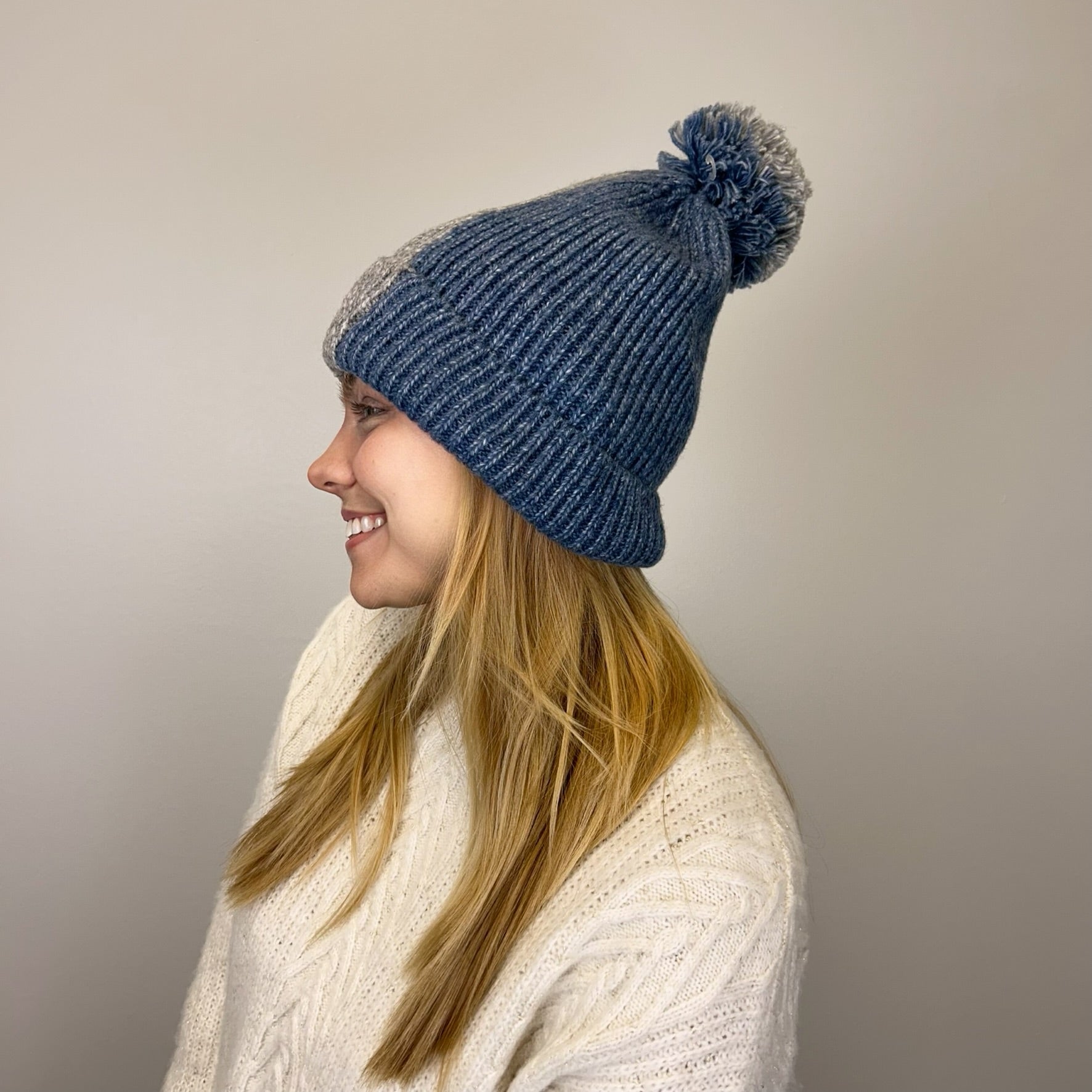 Knitted Beanie w/ Pom Pom