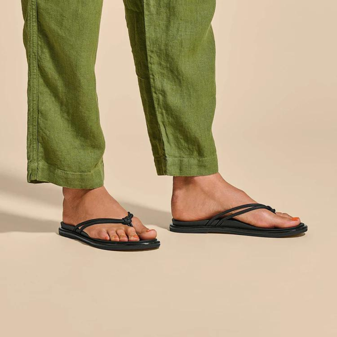 Olukai 'Aka Flip Flops - Black - The Cottage