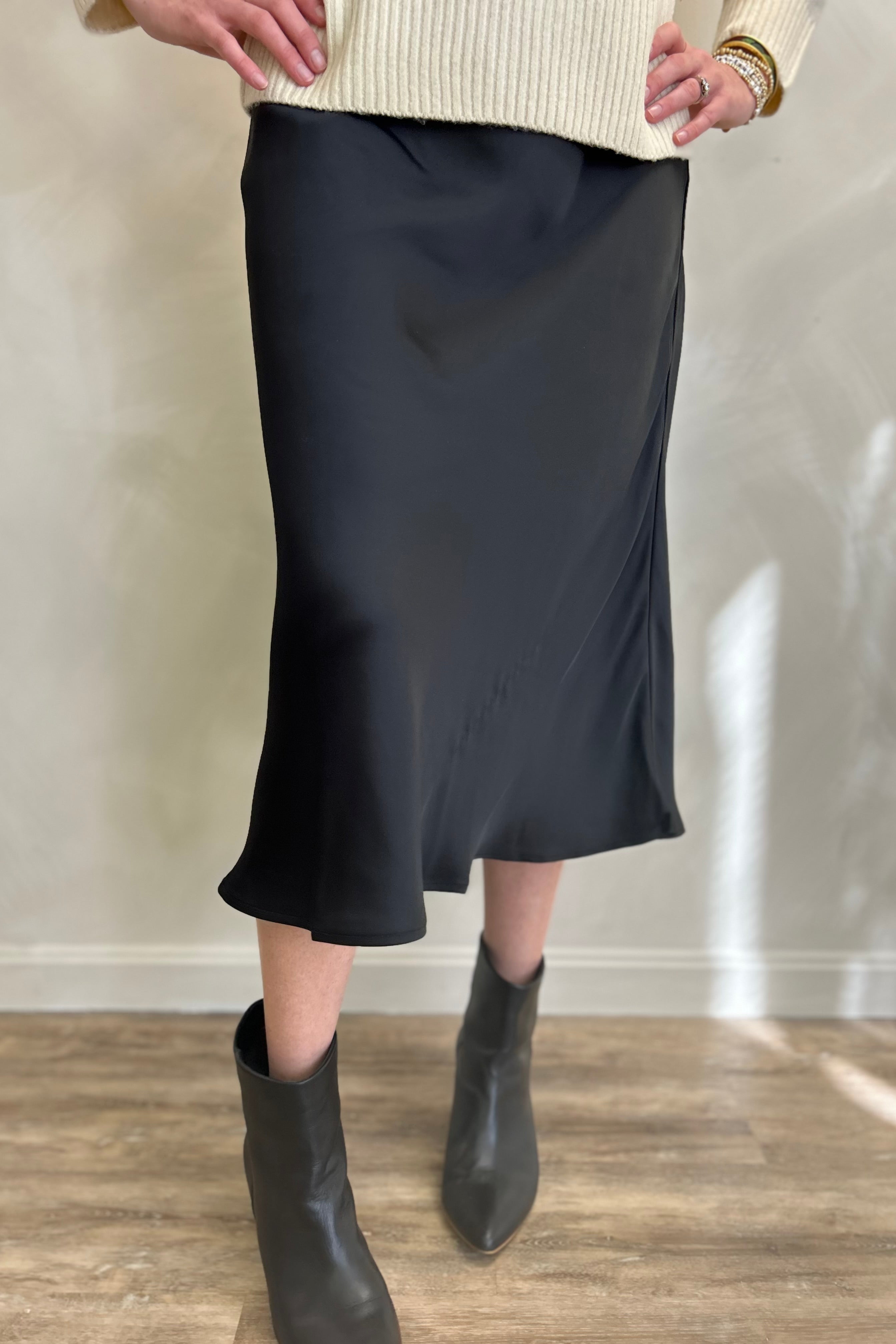 Tribal Pull-On Elastic Waist Midi Skirt - Black