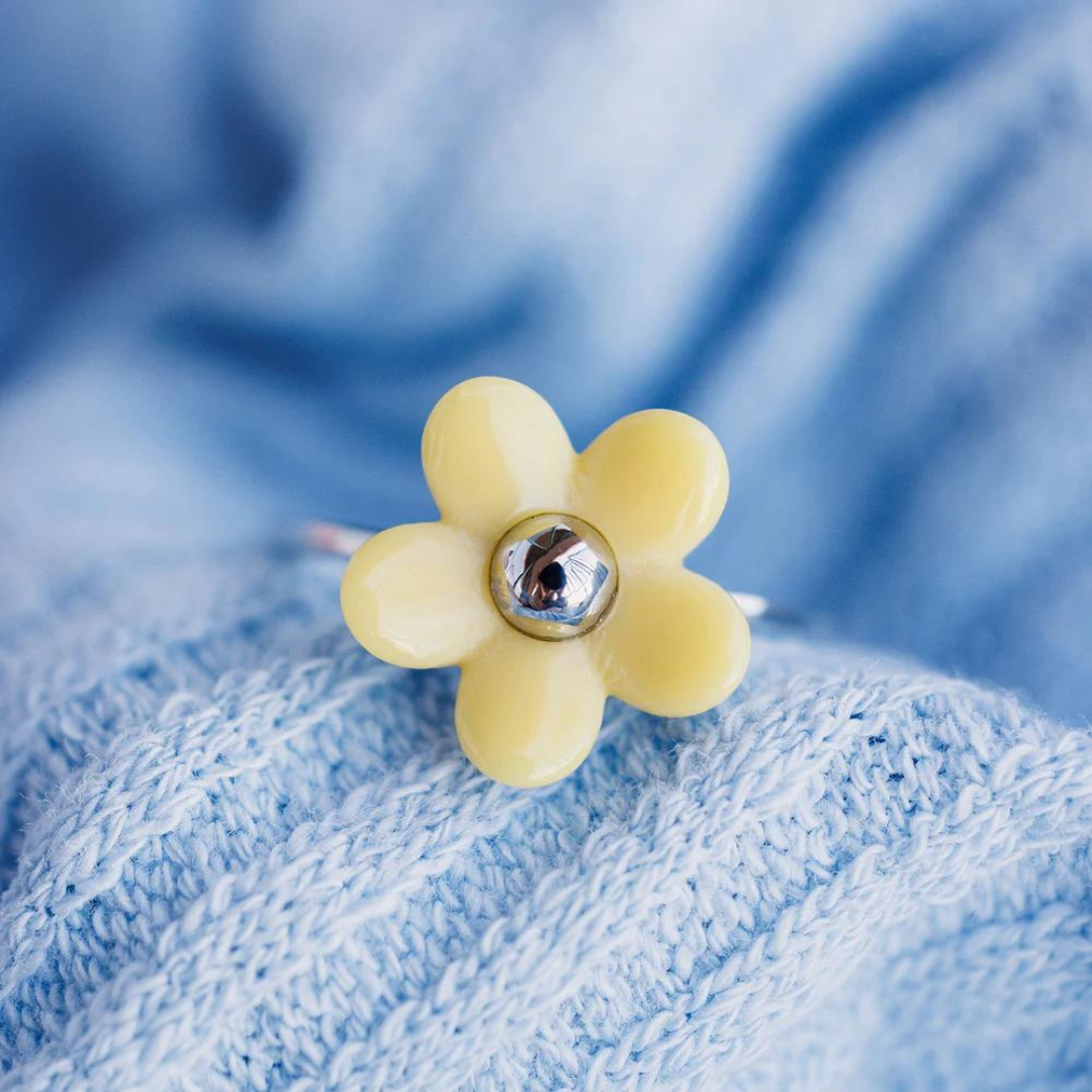 Pura Vida Solstice Enamel Flower Ring - The Cottage