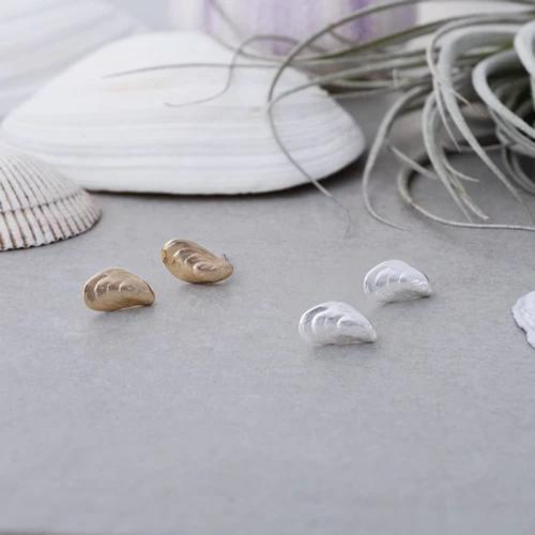 Glee Mussel Shell Studs