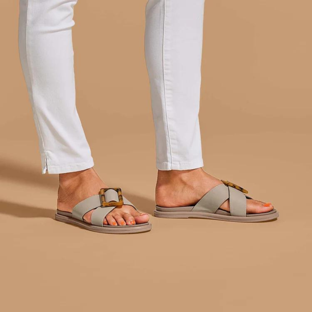 Oluaki La'i Versatile Slide - Taupe